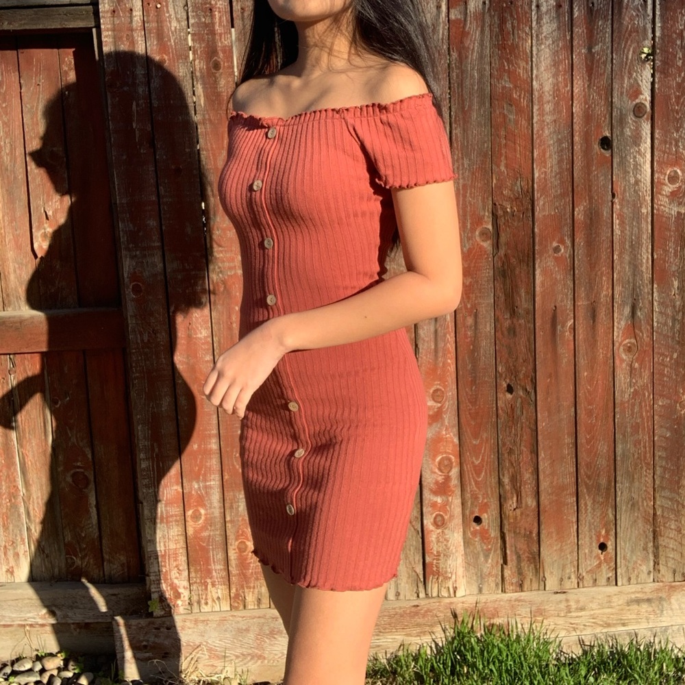 BUTTON FRONT LETTUCE TRIM DRESS